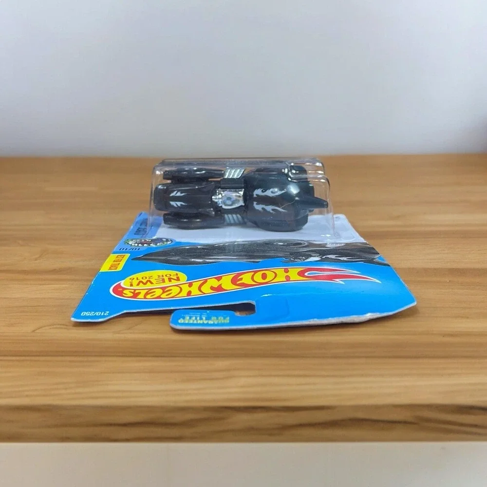 Hot Wheels 2016 Street Beasts Purrfect  Speed Car 10/10